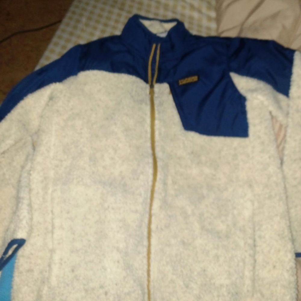 Under armour kids jacket size: YL
